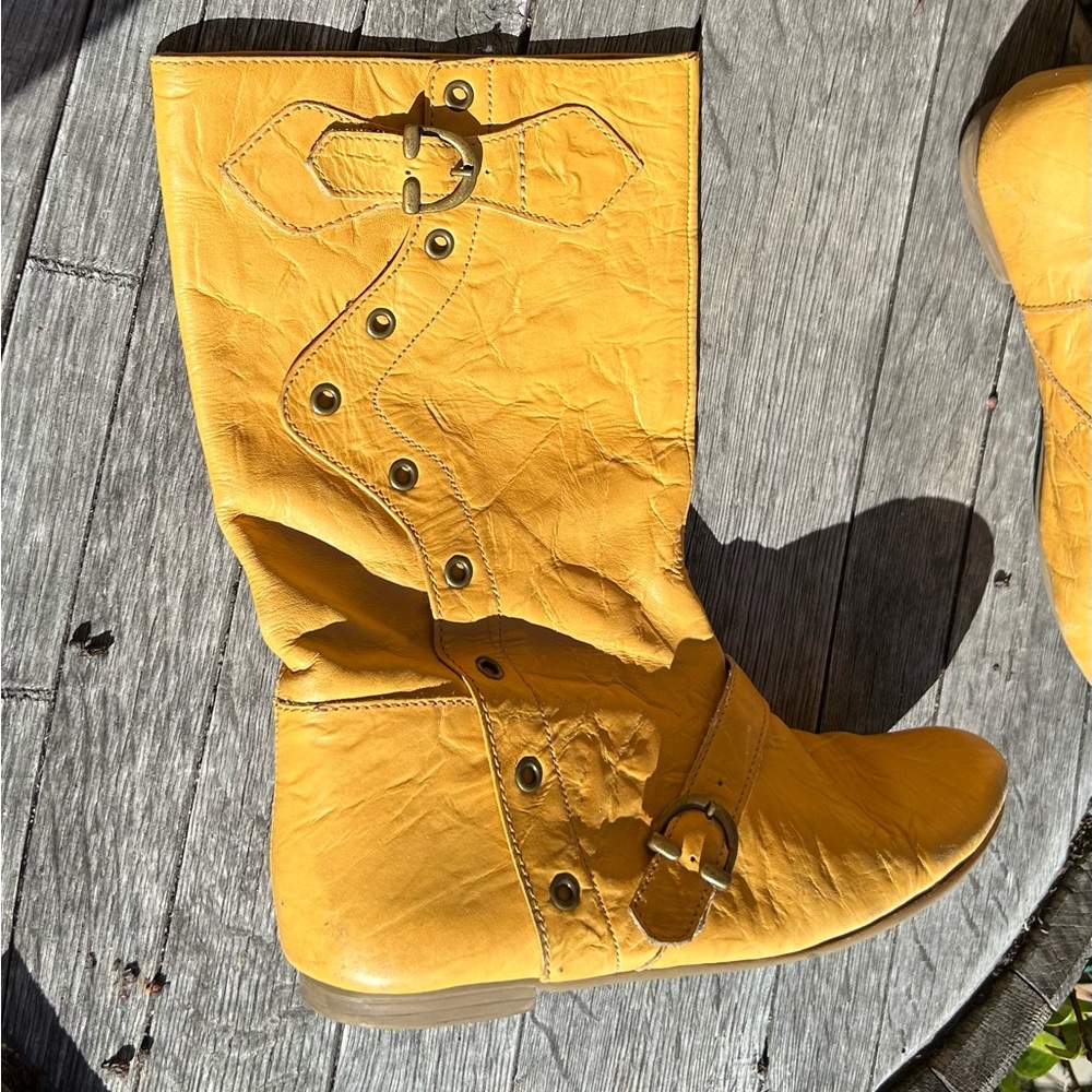 Size 8M-MIA brand well loved mustard color boots. Leather upper 💛See photos